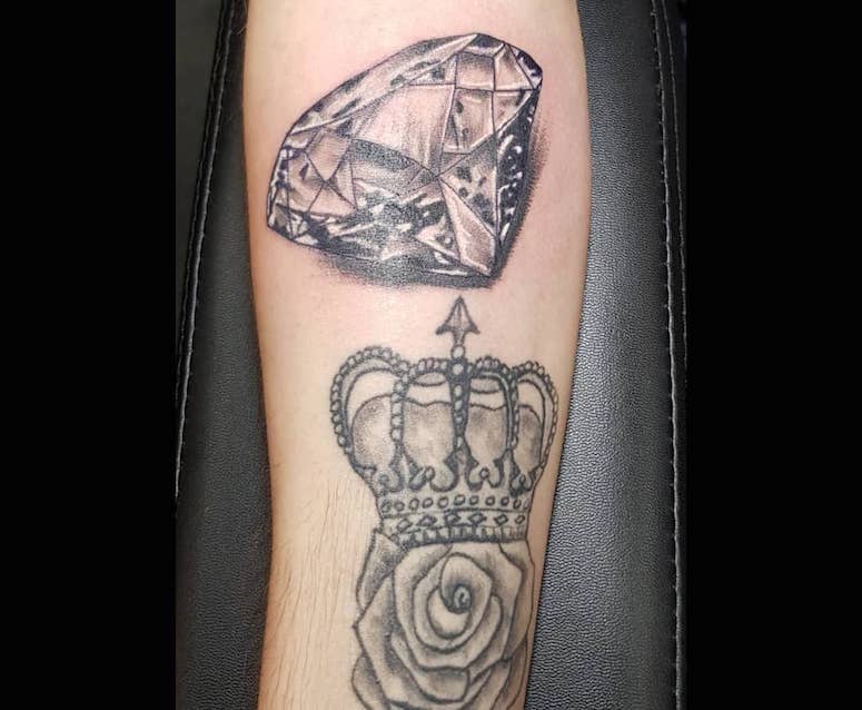 Tatuagem de diamante 80 ideias para você se inspirar no tema