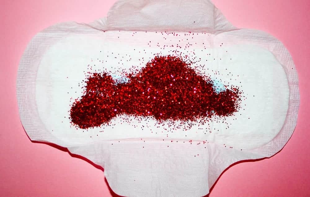 Saiba o que as diferentes cores de sangue menstrual podem estar a indicar