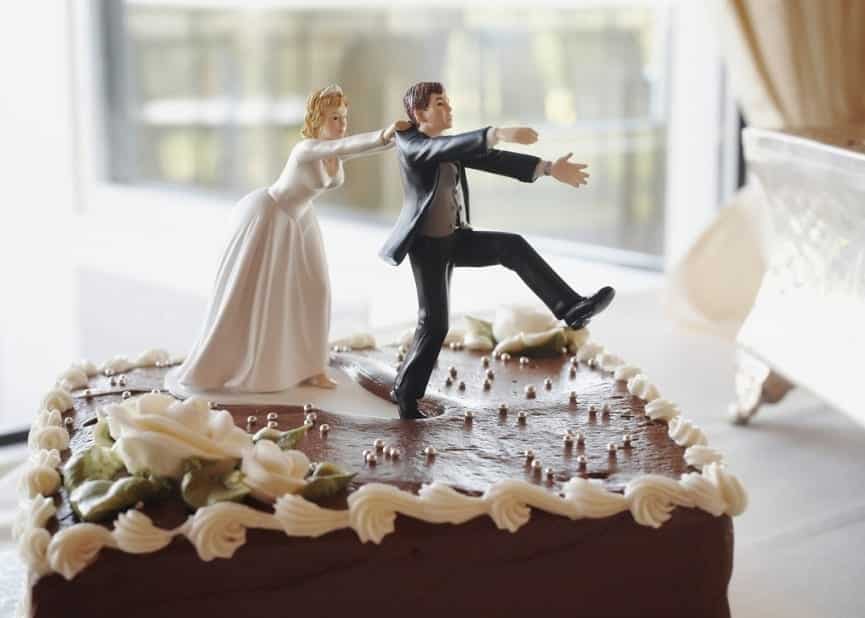 Featured image of post Noivinhos De Bolo De Casamento Diferentes Esses noivinhos deixar o o casamento de voc s ainda mais divertido