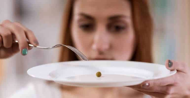 6 tipos comuns de transtornos alimentares (e seus sintomas)