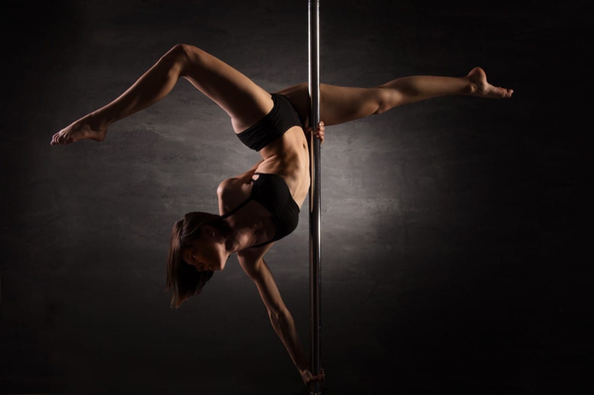 Pole dance - o que é, quem pode praticar, benefícios e ...