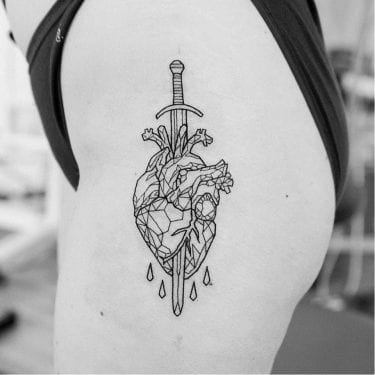 Tatuagem de coração: 105 inspirações incríveis e criativas