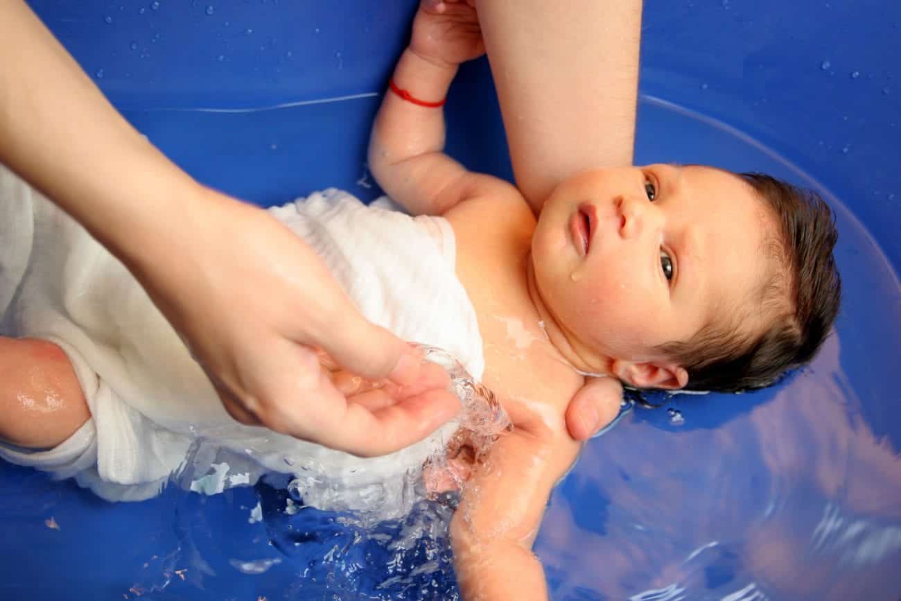 Сколько можно купать новорожденного
