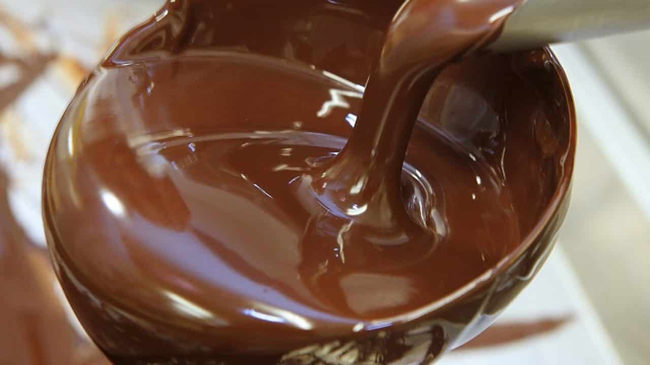 Como fazer chocolate - Ao leite e amargo