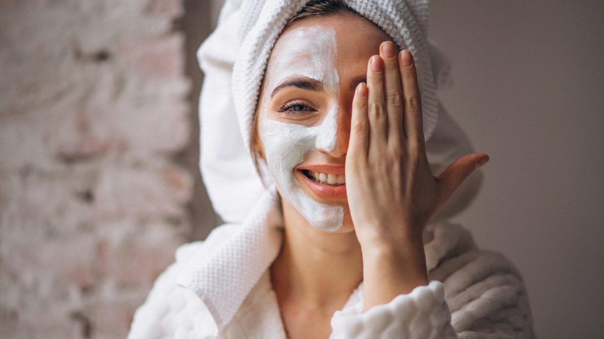 Skincare, o que é e como fazer rotina de cuidados com a pele?