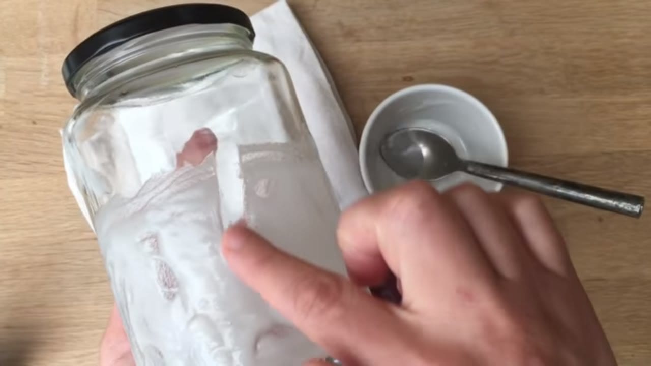 Como tirar cola de vidro- 10 dicas e truques fáceis e rápidos de fazer
