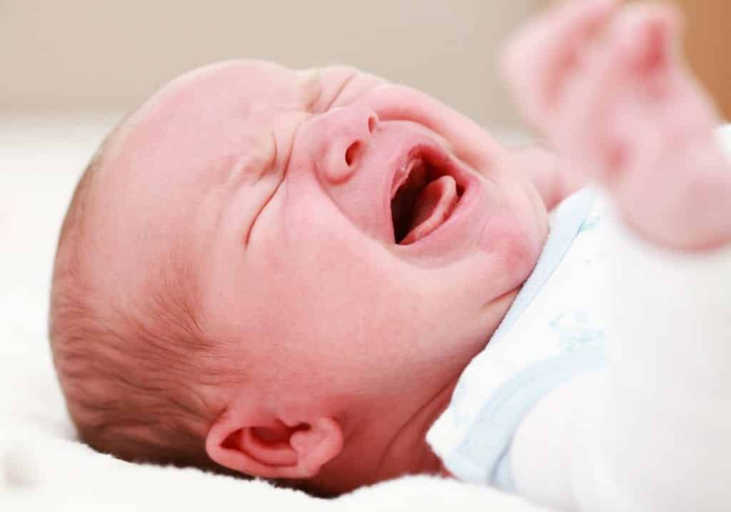 Cólica em bebê – Causas, sintomas, tratamento e prevenção