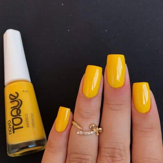 Esmalte amarelo - A cor tendência para quem deseja sair do óbvio e inovar