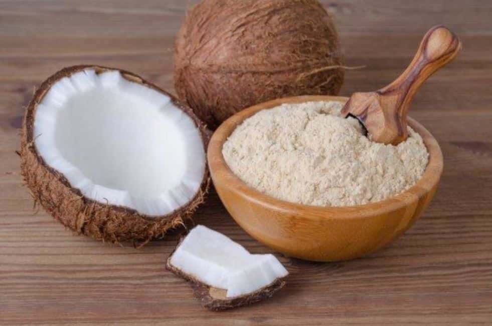 Farinha de coco, o que é? Conheça os prós e contras