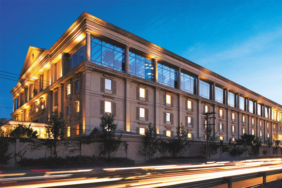 Villa Daslu - História