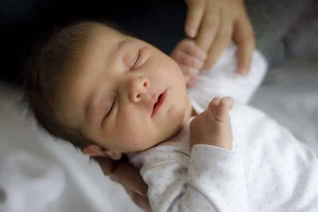 Primeiro mês do bebê: características e principais cuidados