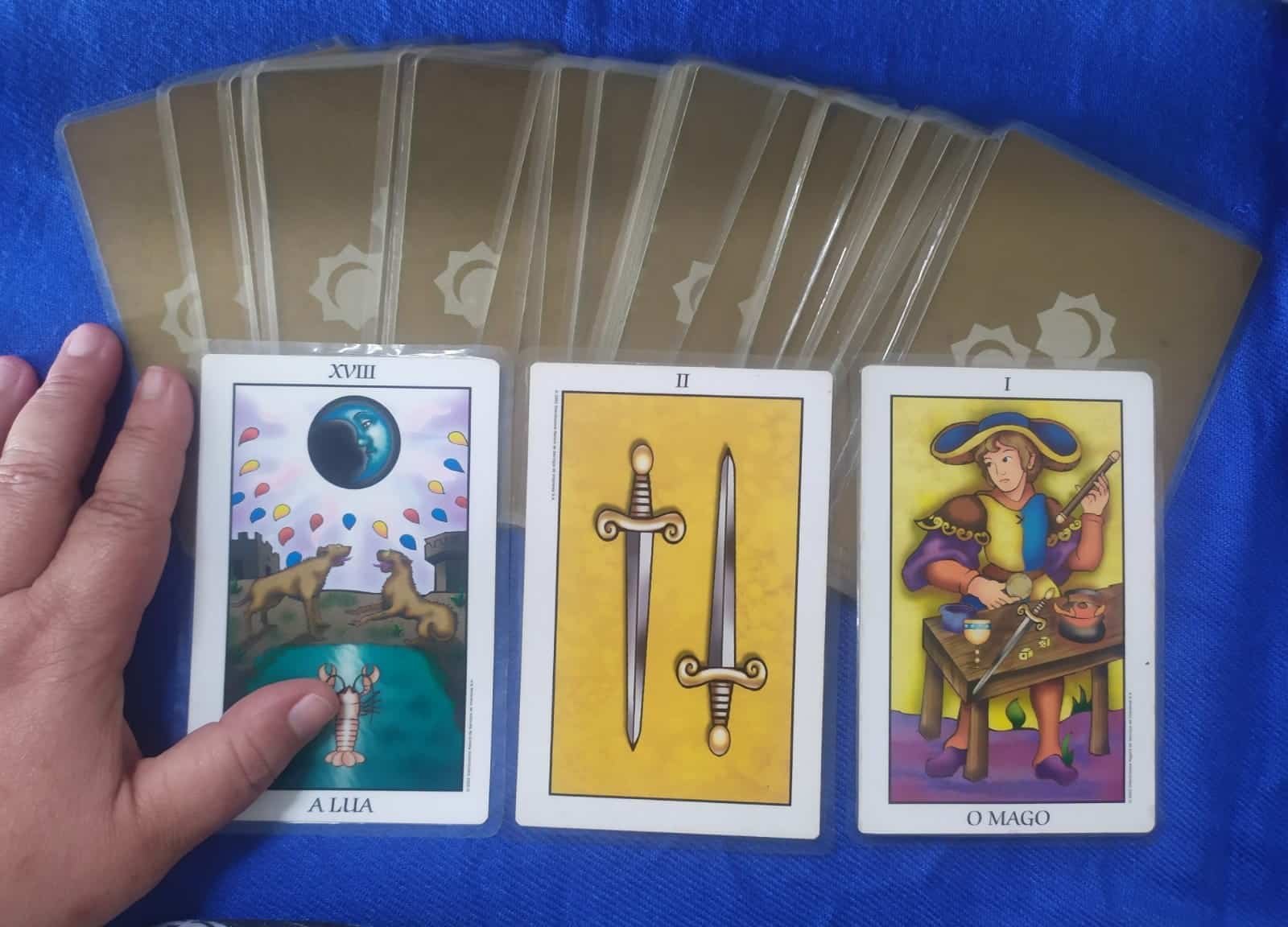combinação de cartas Lua-Espada-Mago