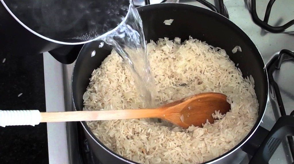 Como congelar arroz cozido: dicas que vão facilitar seu dia a dia