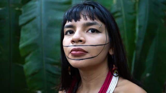 Quem é Txai Suruí, ativista indígena brasileira destaque da COP26