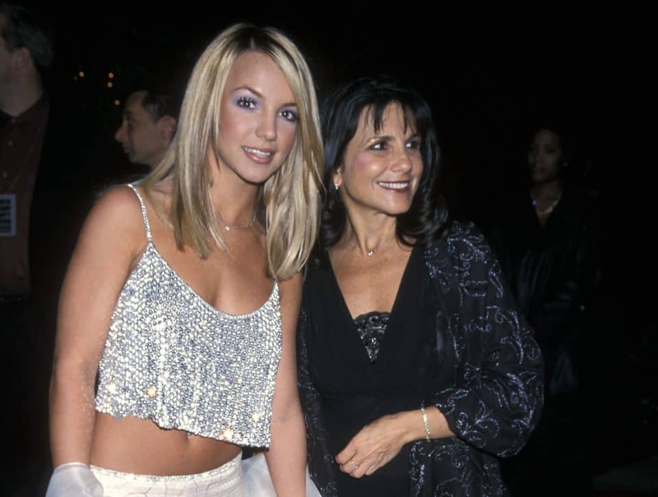 Tutela de Britney Spears: cantora culpa a mãe de ajudar o pai no caso