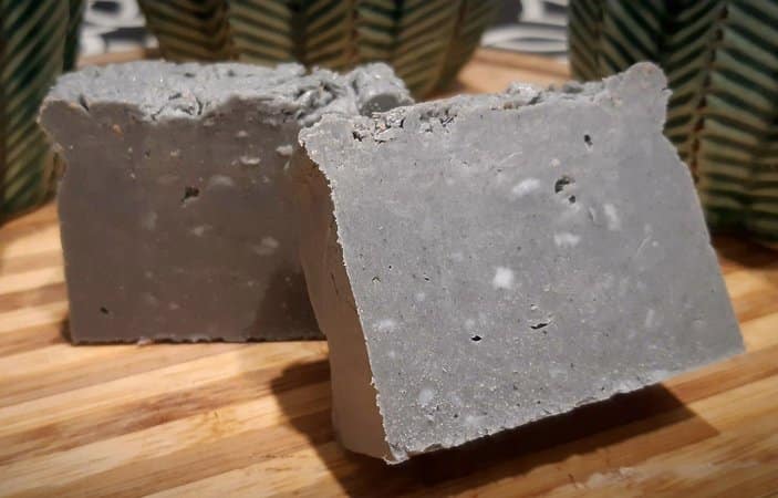 Sabonete de argila: Como usar, benefícios, como fazer em casa