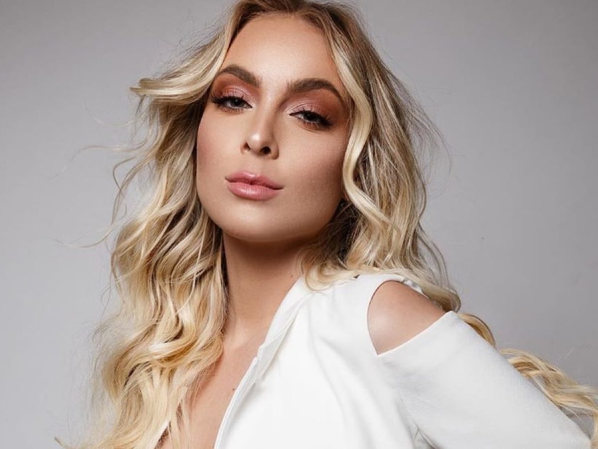 Tata Estaniecki, Influencer em Beleza na Web