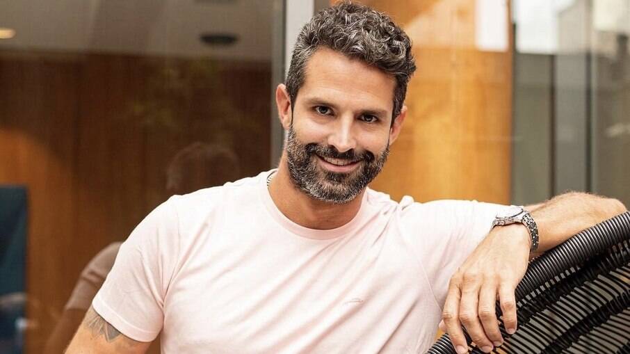 Iran Malfitano: conheça o ator e participante de A Fazenda 14