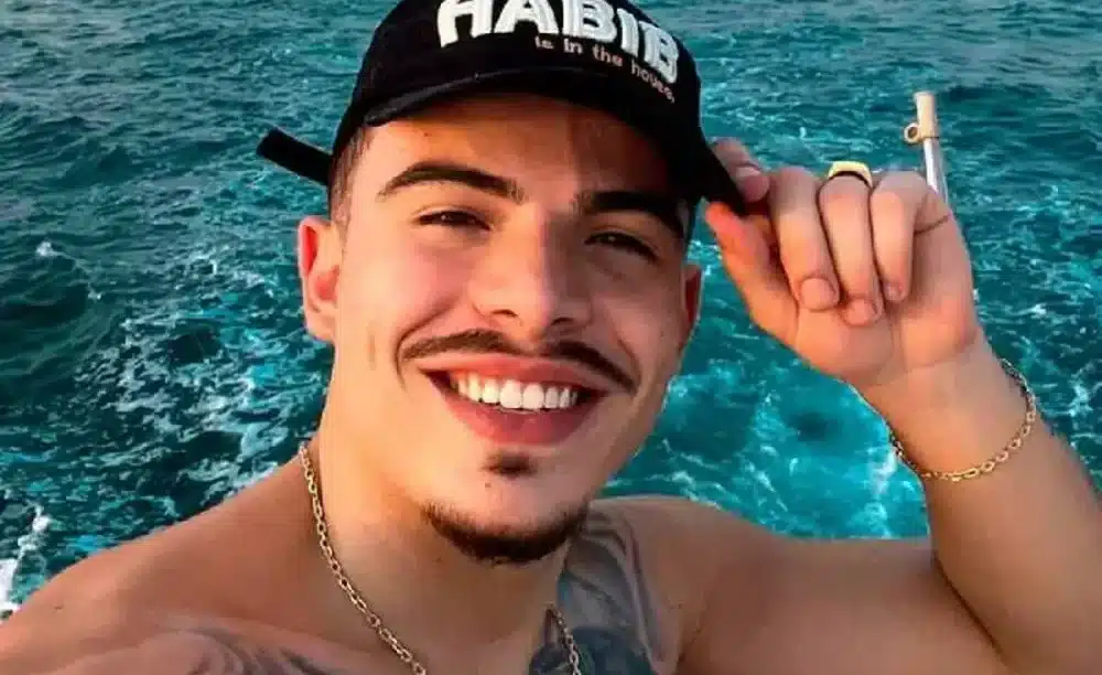 Thomaz Costa: quem é o ator e participante de A Fazenda 14